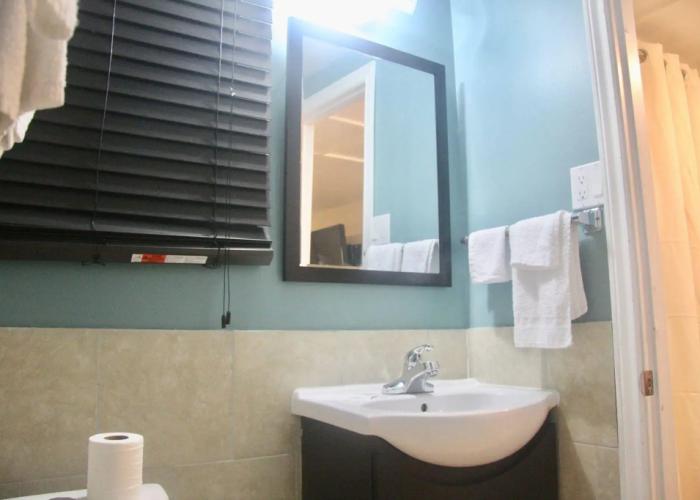 American Plaza Motel