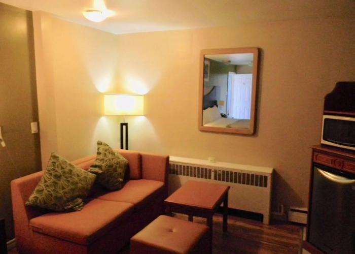 American Plaza Motel