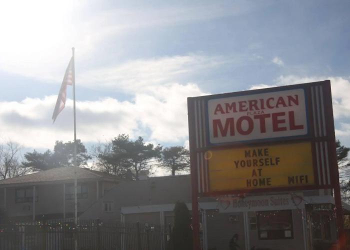 American Plaza Motel