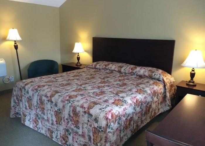 Super 7 Motel