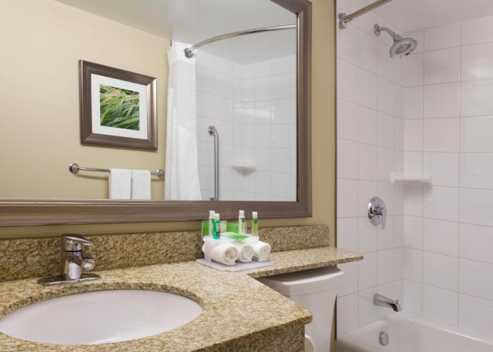 Holiday Inn Express & Suites Fredericton by IHG