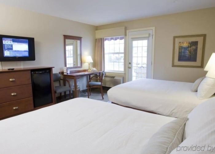 Amsterdam Inn & Suites Moncton