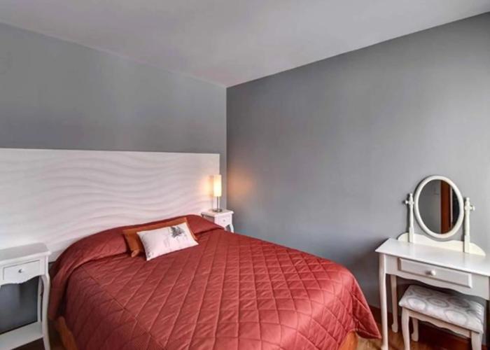 Bright Condo near the Lake Private House