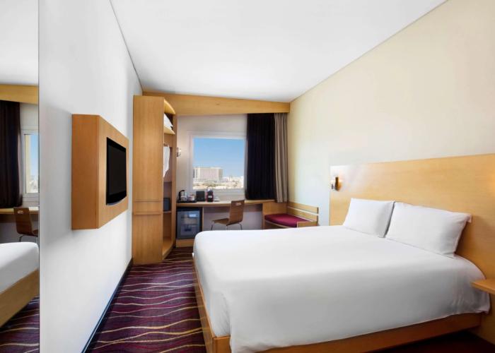 ibis Muscat