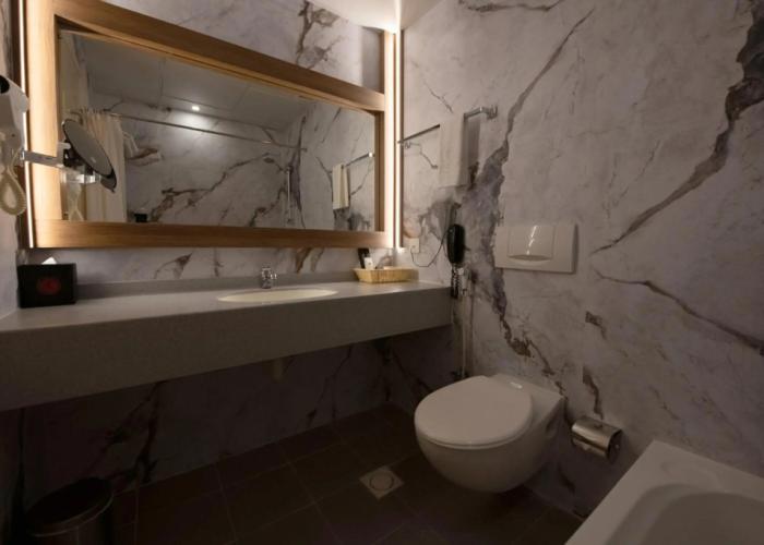 Ramee Guestline Qurum Hotel