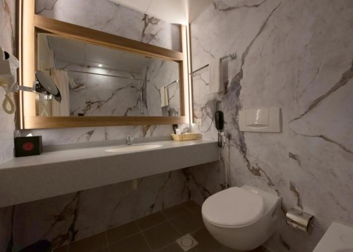 Ramee Guestline Qurum Hotel