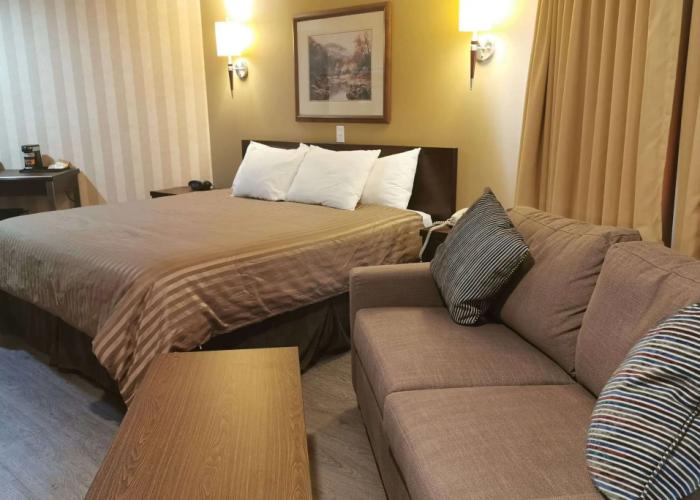 Rodeway Inn & Suites