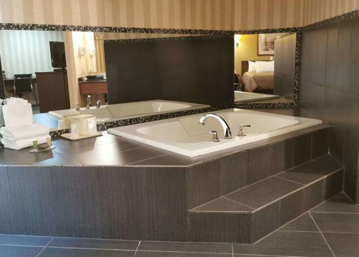 Rodeway Inn & Suites