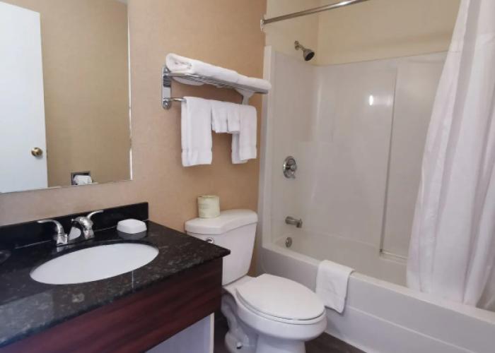 Rodeway Inn & Suites