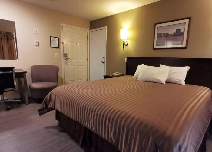 Rodeway Inn & Suites