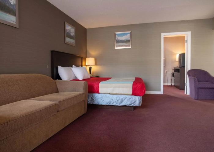 Best Budget Inn and Suites