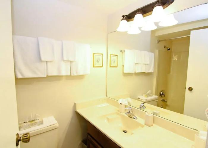 Heron's Landing Hotel