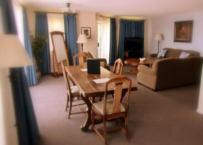 Heron's Landing Hotel