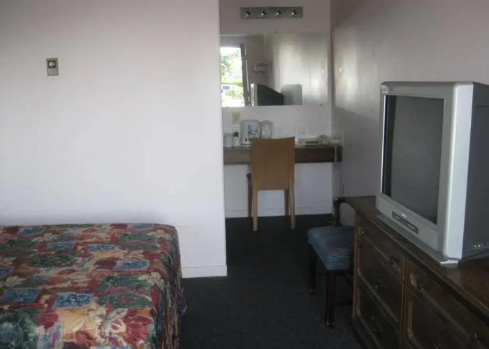 Departure Bay Motel