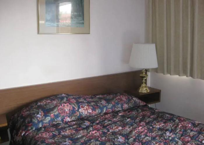 Departure Bay Motel