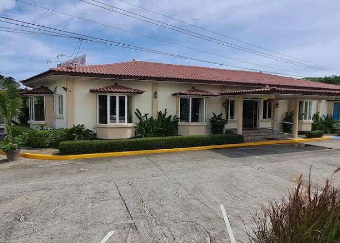 Mi Casa Asi de Grande