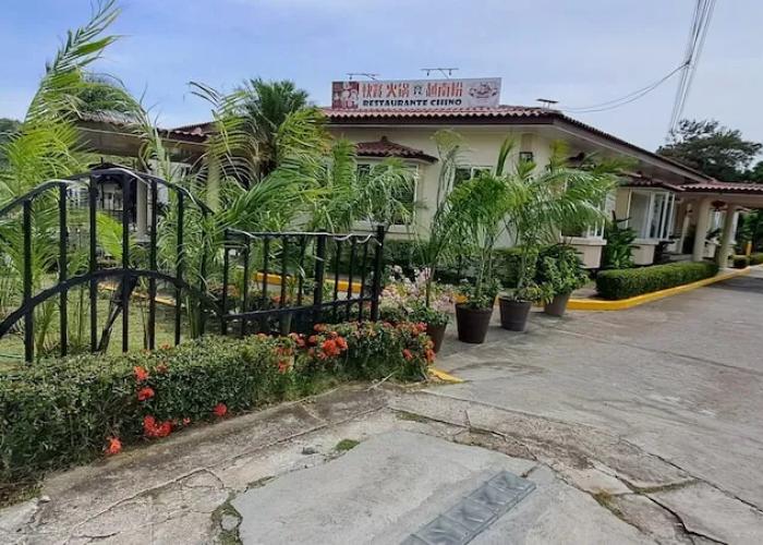 Mi Casa Asi de Grande