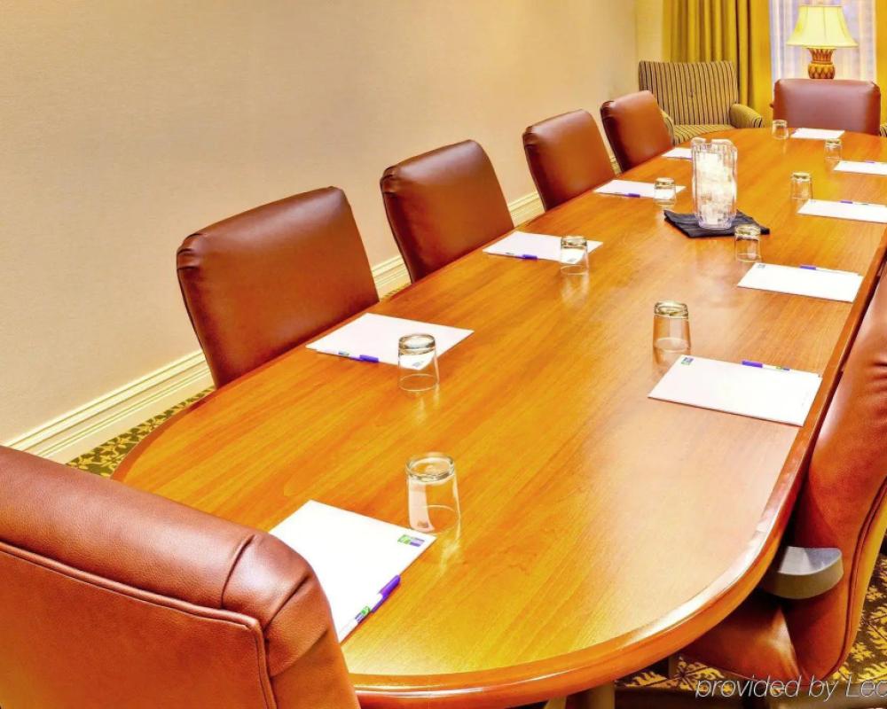 фото Holiday Inn Express & Suites Flowood by IHG