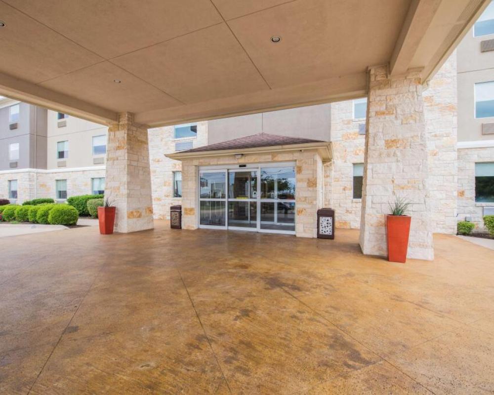 Best Western Plus Killeen/Fort Cavazos Hotel & Suites