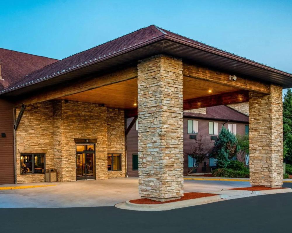 The Riverview Inn & Suites, an Ascend Hotel Collection Member