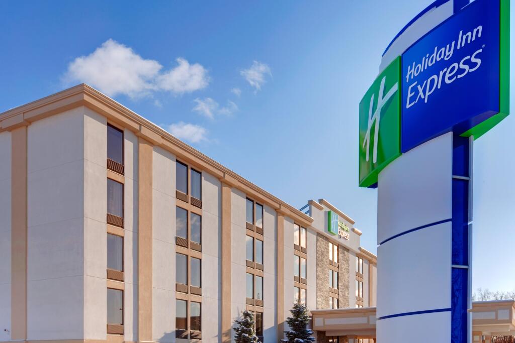 Holiday Inn Express Flint-Campus Area by IHG