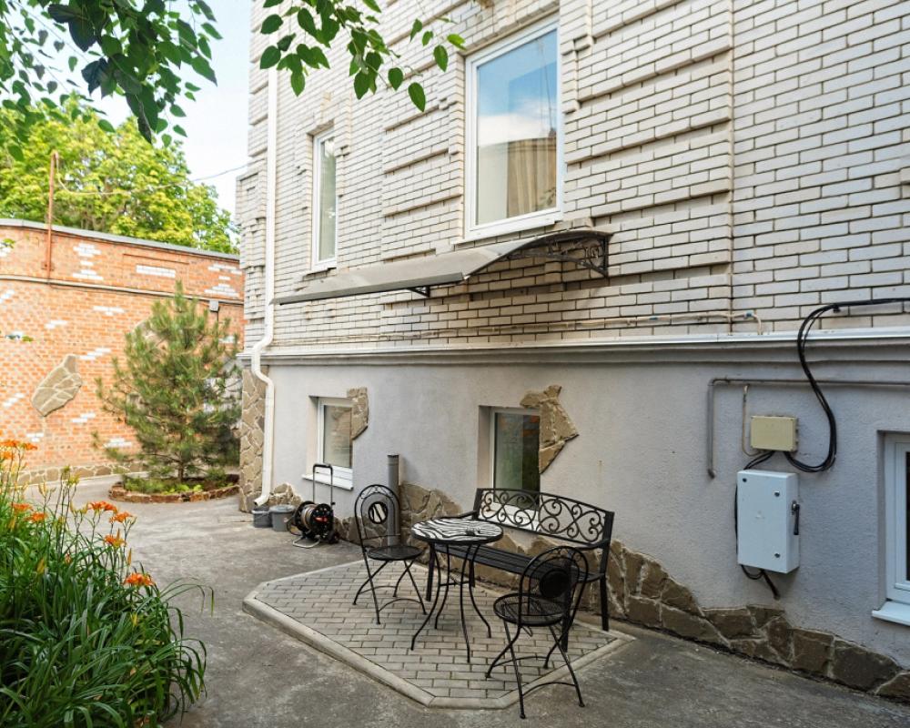 фото Plotnikovyih Guest House
