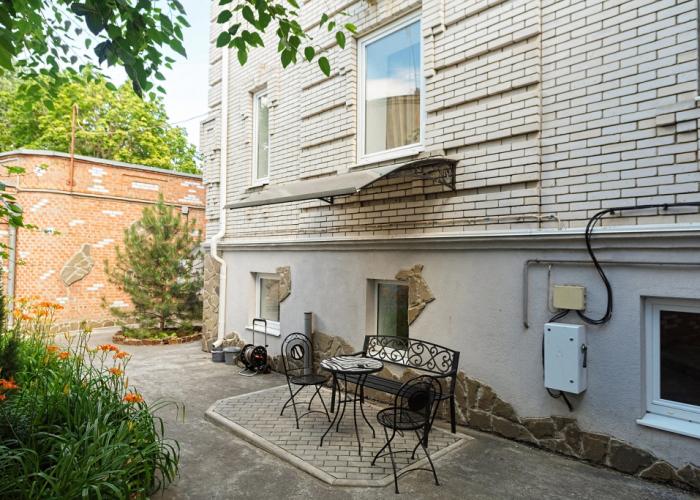 Plotnikovyih Guest House
