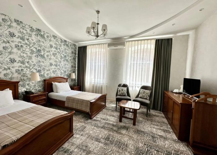 Golden Coast Hotel