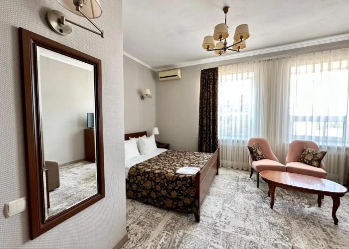 Golden Coast Hotel