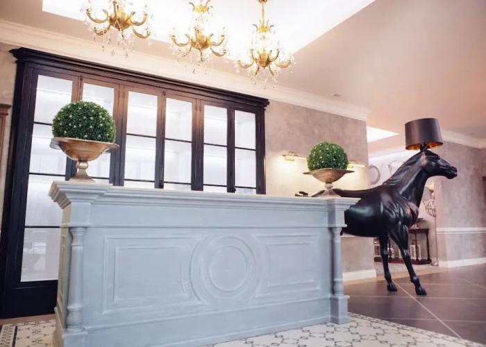Golden Horse Hotel
