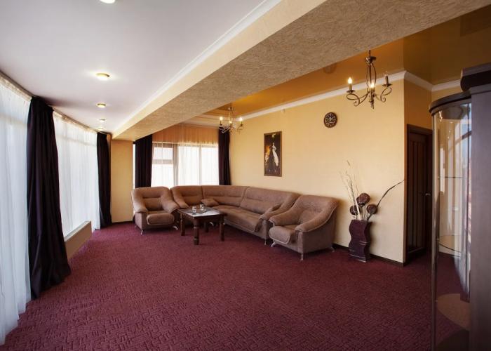 Zolotoj Globus Hotel