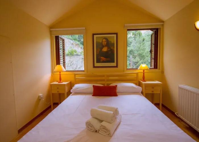 Persephone Cottage - Enhance Your Senses