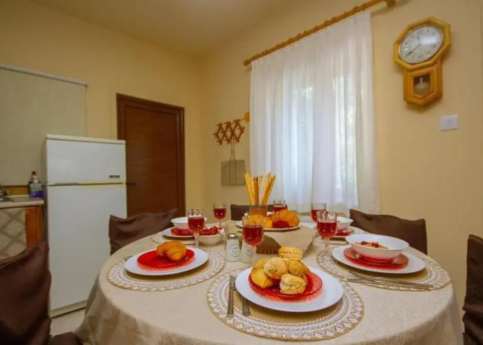Persephone Cottage - Enhance Your Senses
