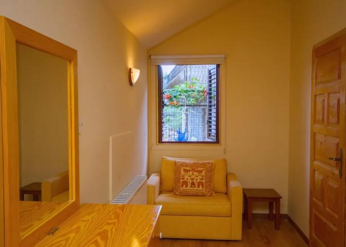 Persephone Cottage - Enhance Your Senses