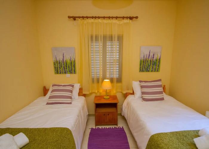 Persephone Cottage - Enhance Your Senses