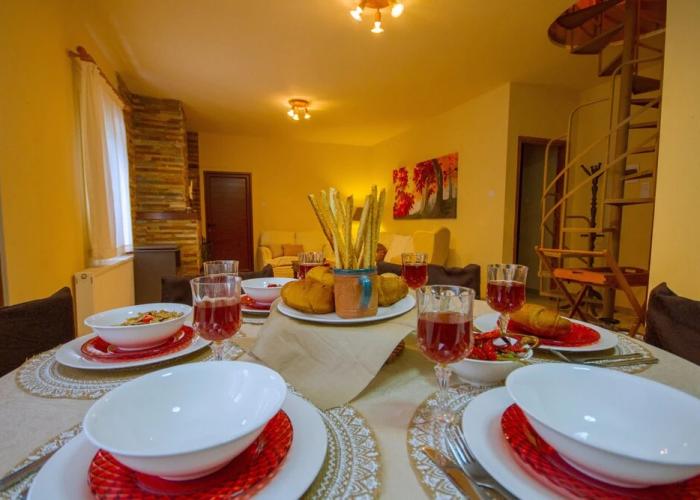 Persephone Cottage - Enhance Your Senses
