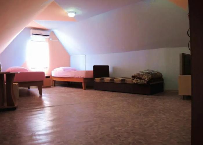 Kapitan Guest House