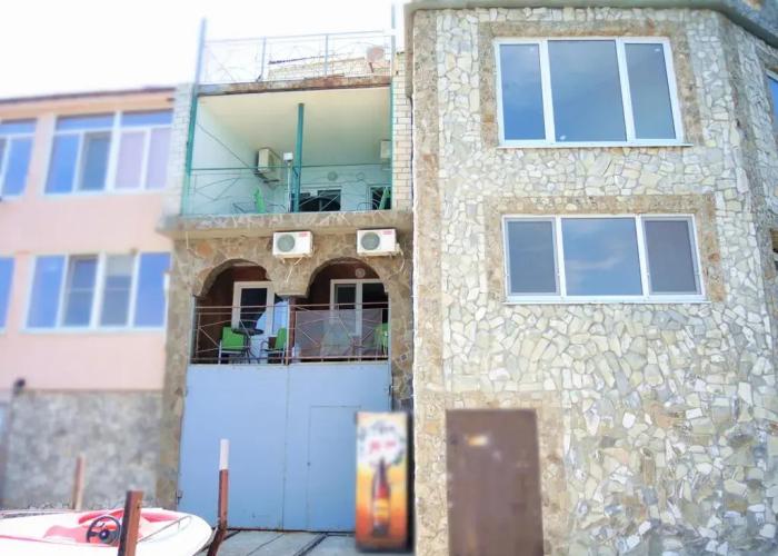 Kapitan Guest House