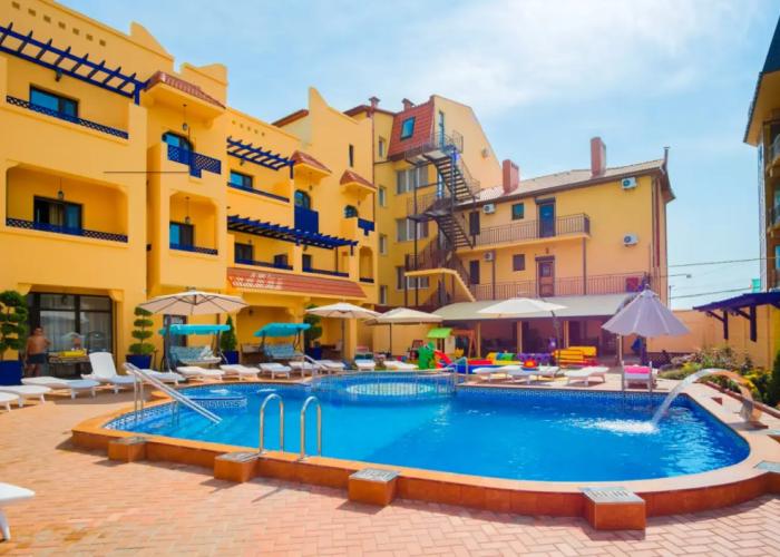 Na Chernomorskoj Hotel