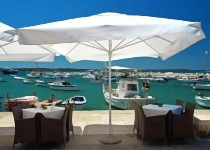 Marina Hotel - Restaurant