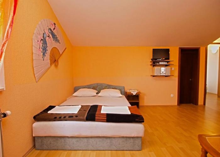 Apartment Denis 19