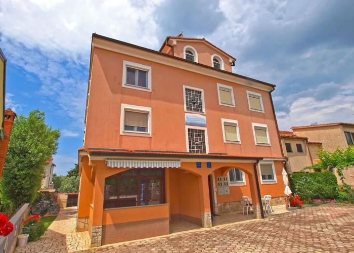 Apartment Denis 19
