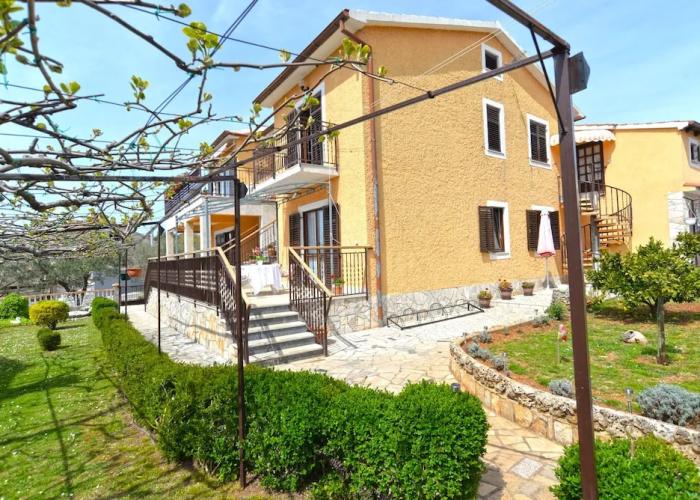 Apartments Maria 1021