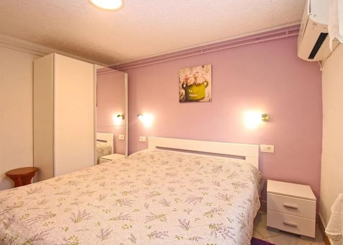 Apartment 1112