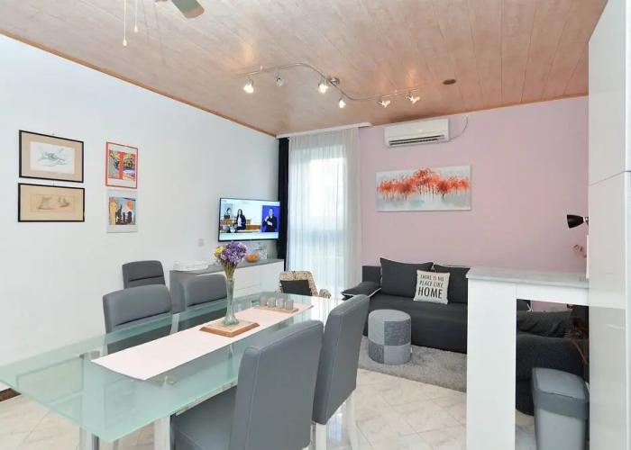 Apartment 1128