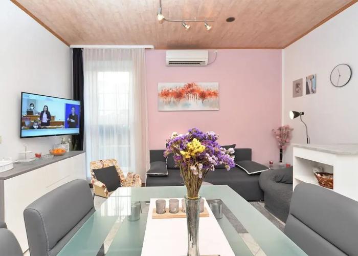 Apartment 1128