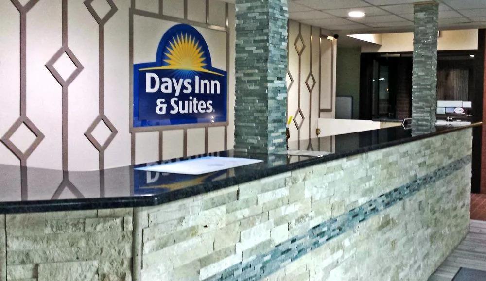 Days Inn & Suites Rhinelander
