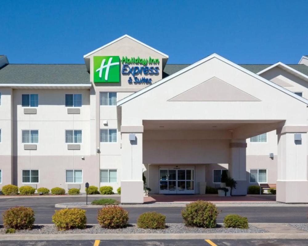 Holiday Inn Express and Suites Stevens Point by IHG
