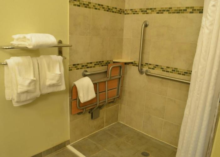 Holiday Inn Express Waterloo-Cedar Falls