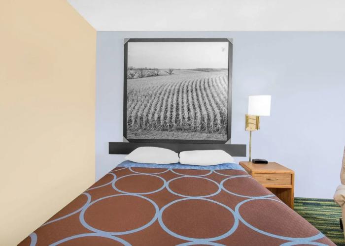 Boarders Inn & Suites by Cobblestone Hotels - Waterloo/Cedar Falls